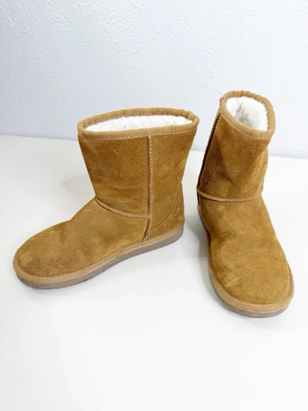 Koolaburra by UGG Kids Sz 3 Classic Short Boots Tan Sherpa Lined GUC